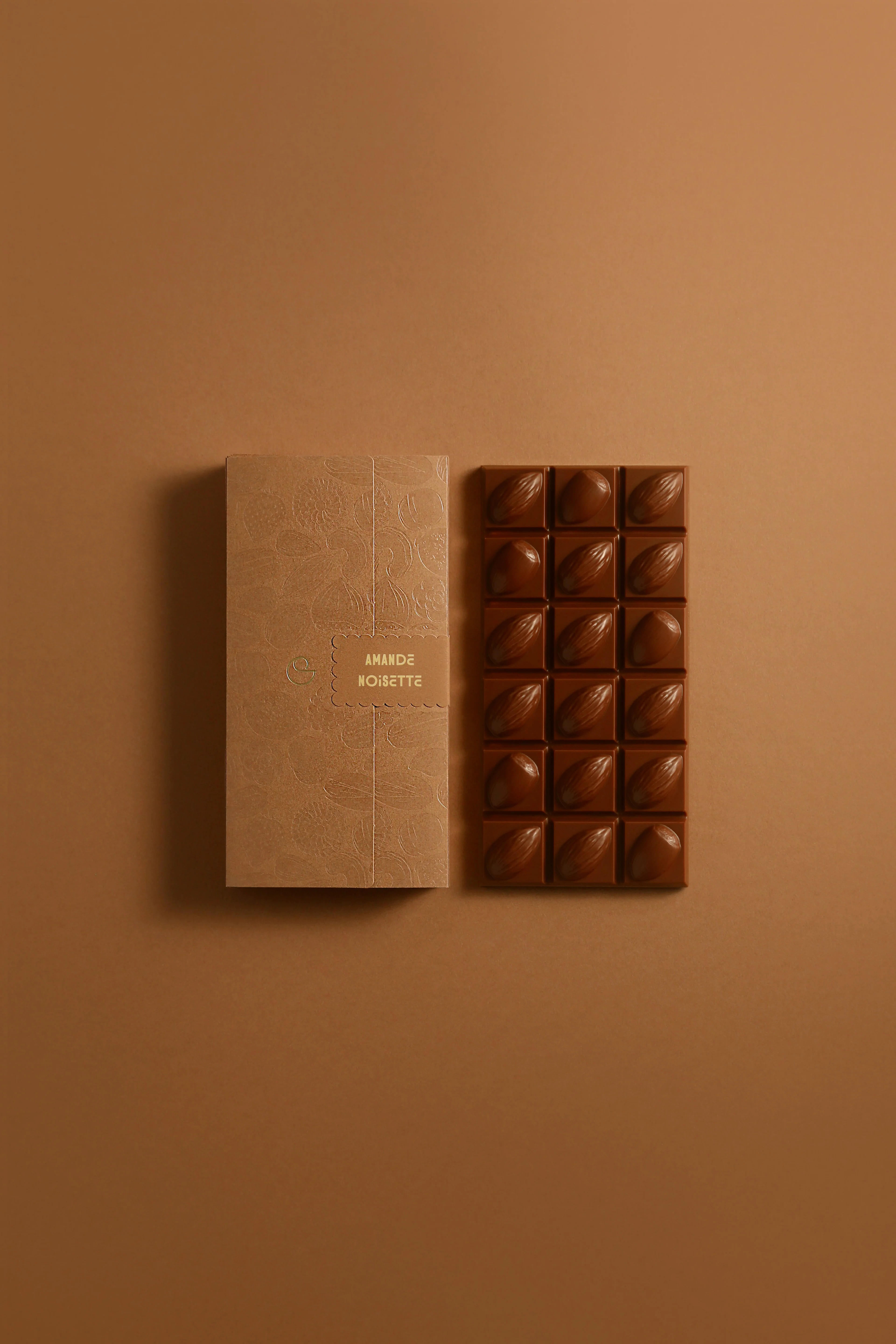 Tablette amande noisette chocolat au lait - Image 3