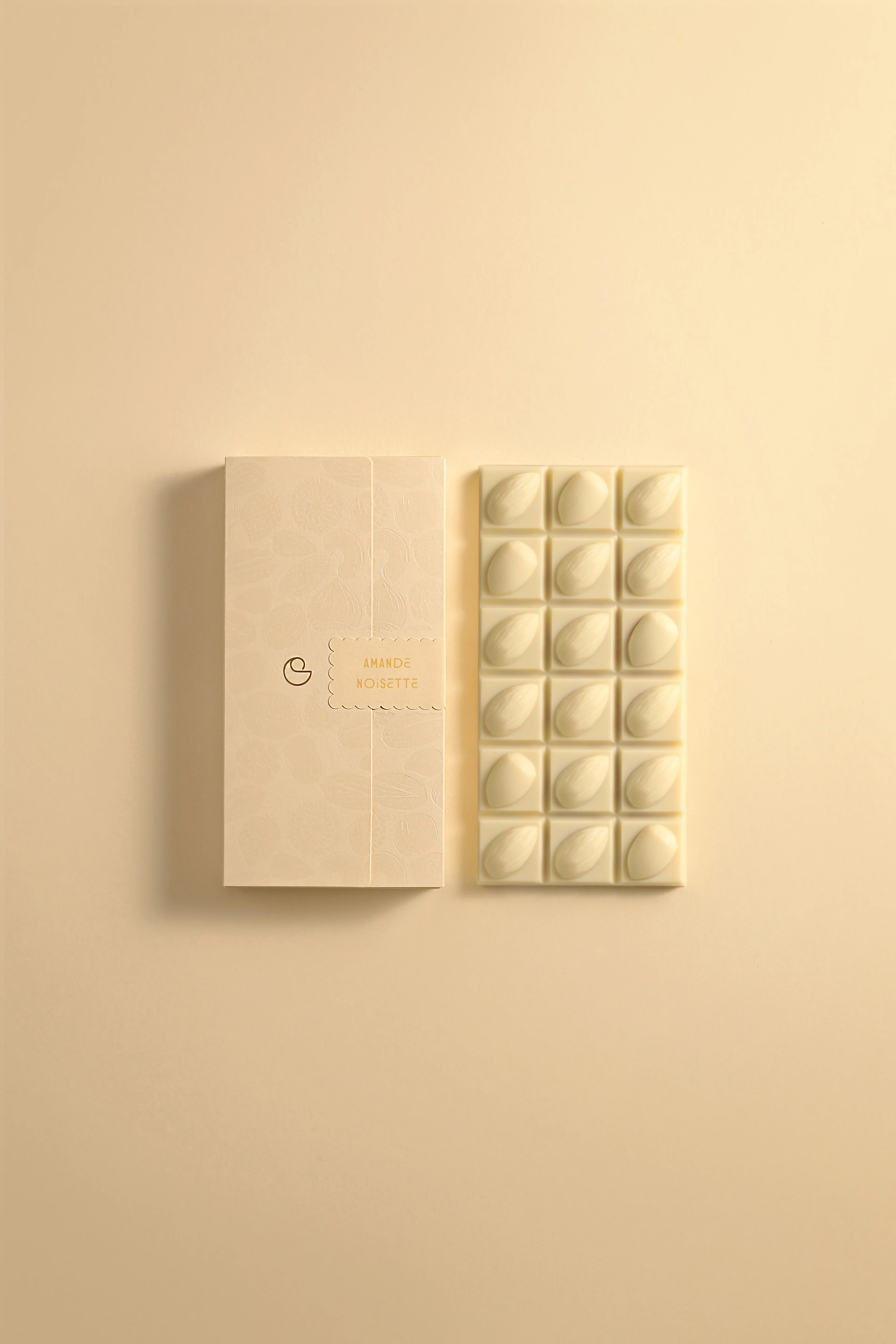 Tablette amande noisette chocolat blanc - Image 3
